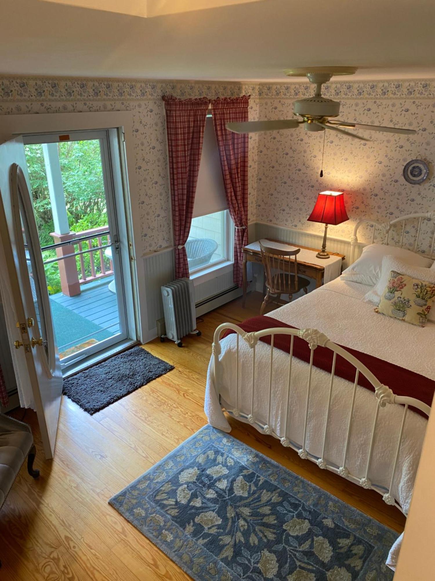 Victorian By The Sea Bed & Breakfast Lincolnville Eksteriør bilde